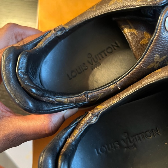Men’s Louis Vuitton sneaker - Picture 3 of 9